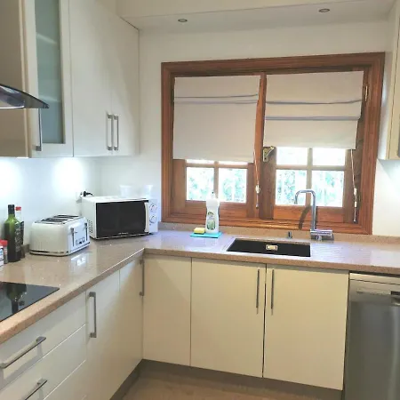 Dom wakacyjny Oasis - Beautiful House With Private Pool *