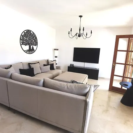 Prázdninový dům Oasis - Beautiful House With Private Pool *