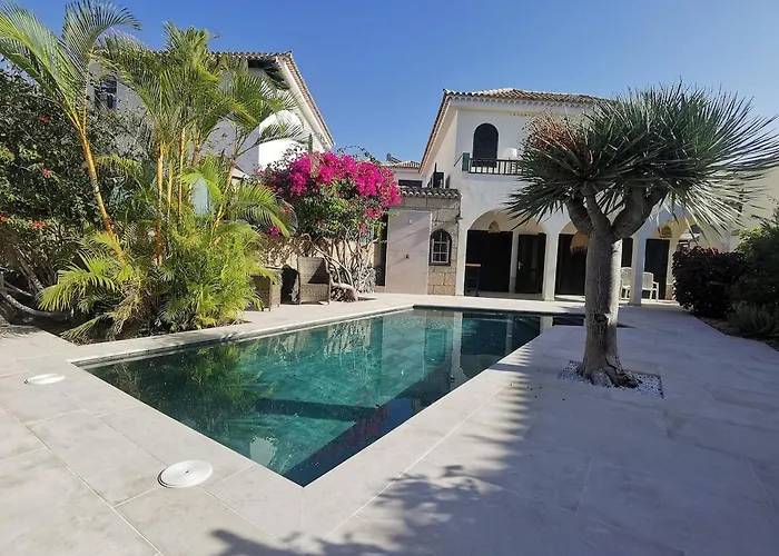 Oasis - Beautiful House With Private Pool Dom wakacyjny Chayofa