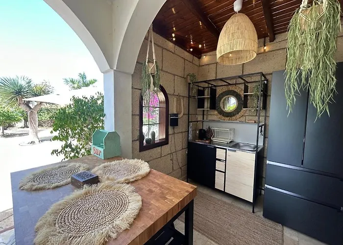 Dom wakacyjny Oasis - Beautiful House With Private Pool