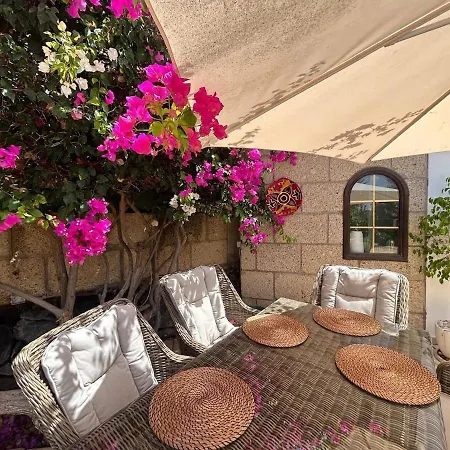 Oasis - Beautiful House With Private Pool Tatil Evi *