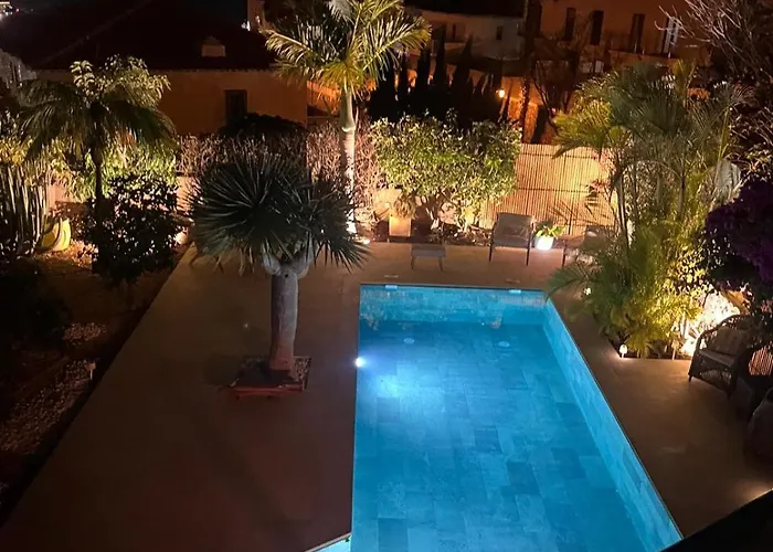 Oasis - Beautiful House With Private Pool Tatil Evi *