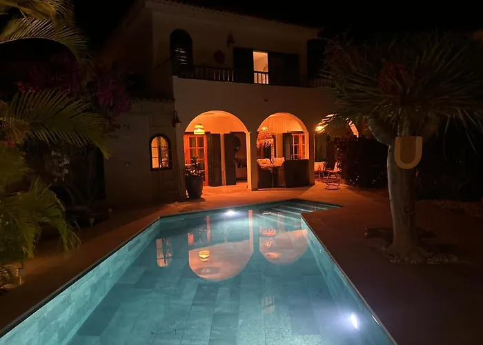 Oasis - Beautiful House With Private Pool