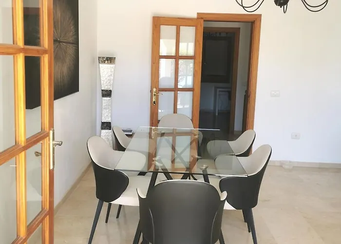 Oasis - Beautiful House With Private Pool *